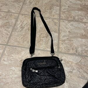 Baggaallini crossbody travel purse gently used condition